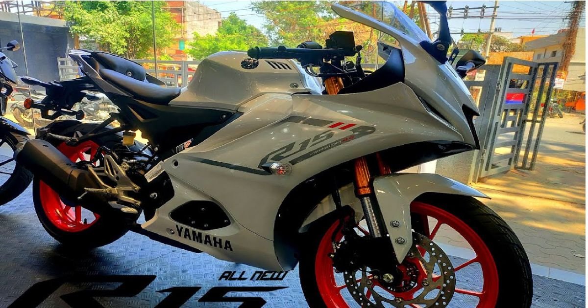 Yamaha R15 V4